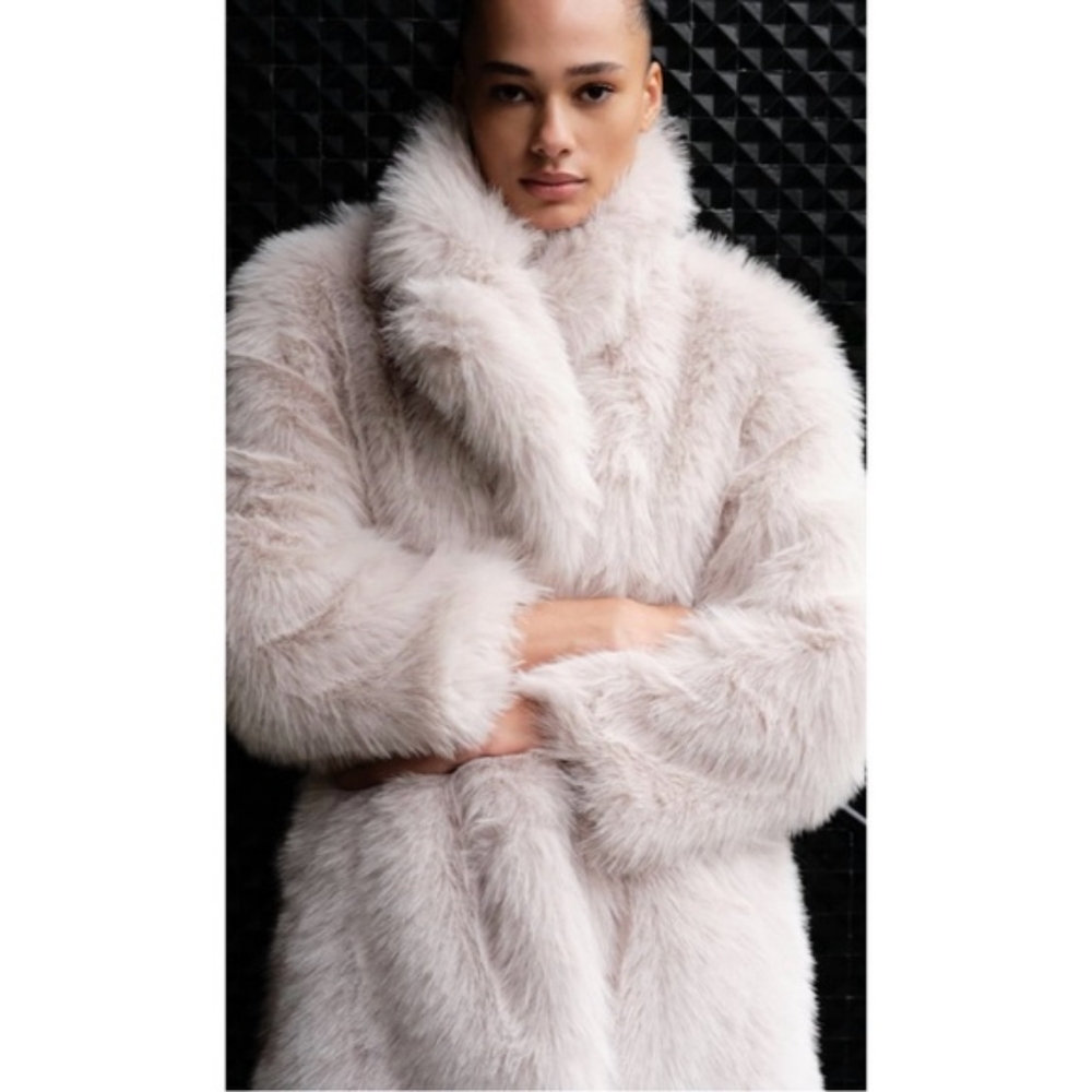 ZARA Faux Fur Coat in Ecru L NWT